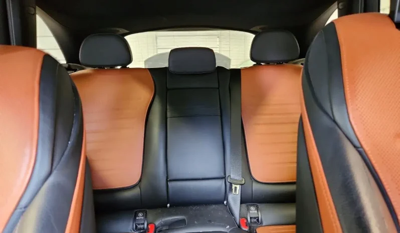 
								Mercedes-Benz GLC 300 full									