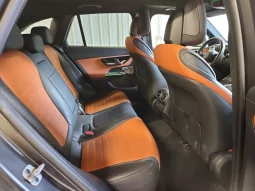 
										Mercedes-Benz GLC 300 full									