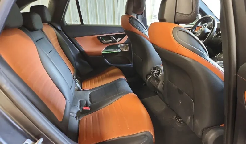 
								Mercedes-Benz GLC 300 full									