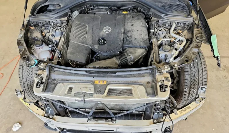 
								Mercedes-Benz GLC 300 full									