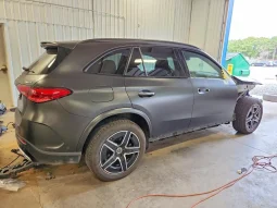 
										Mercedes-Benz GLC 300 full									