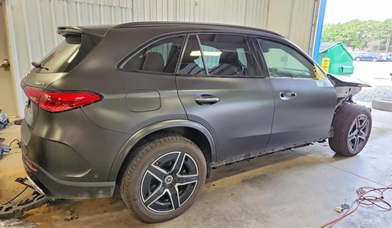 
								Mercedes-Benz GLC 300 full									