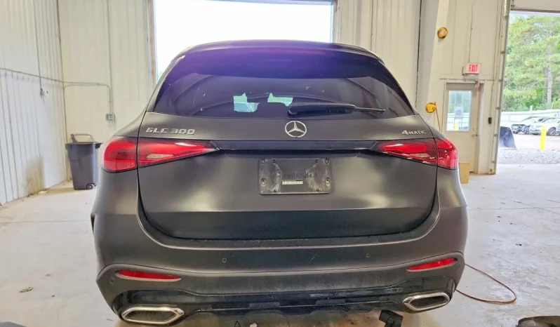 
								Mercedes-Benz GLC 300 full									