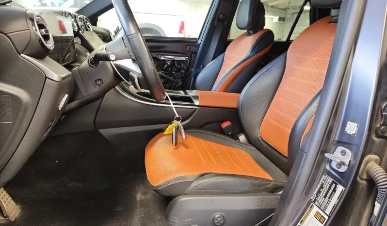 
								Mercedes-Benz GLC 300 full									