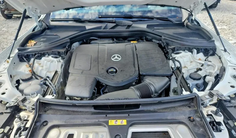 
								Mercedes-Benz GLC 300 full									