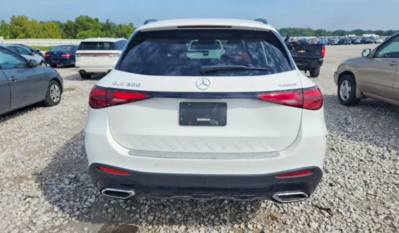 
								Mercedes-Benz GLC 300 full									