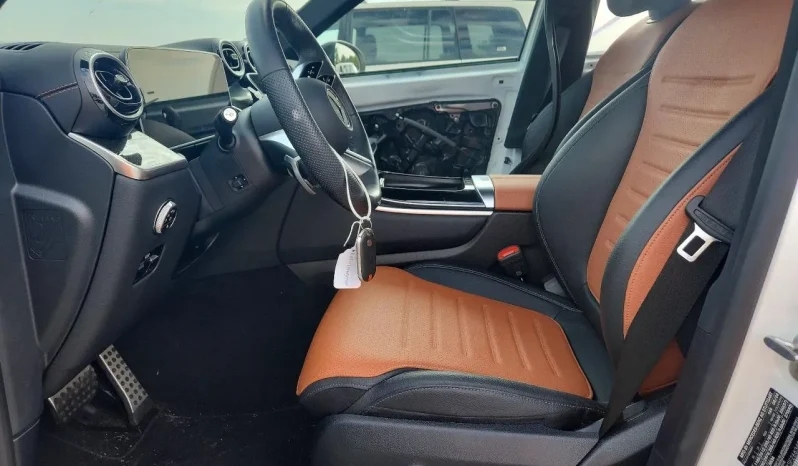 
								Mercedes-Benz GLC 300 full									