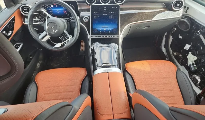 
								Mercedes-Benz GLC 300 full									
