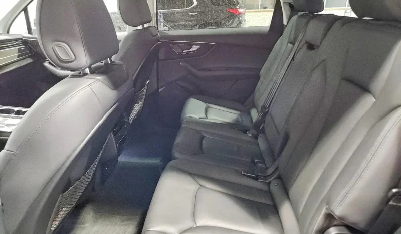 
								Audi Q7 full									