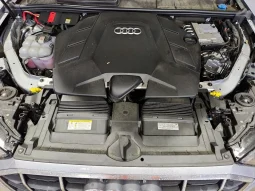 
										Audi Q7 full									