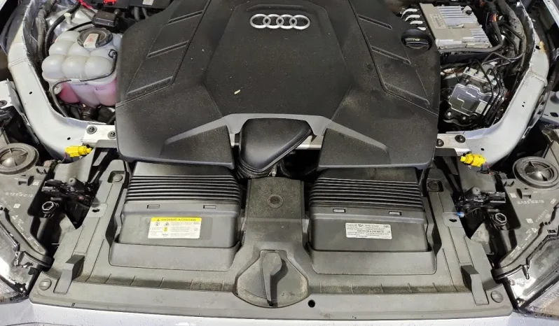 
								Audi Q7 full									