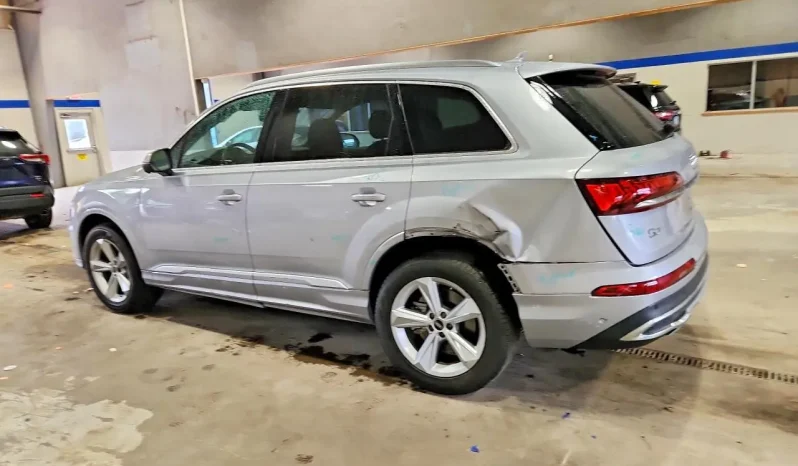 
								Audi Q7 full									