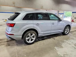 
										Audi Q7 full									