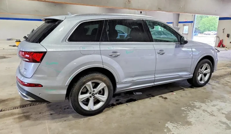 
								Audi Q7 full									