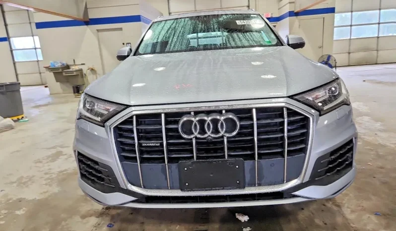 
								Audi Q7 full									