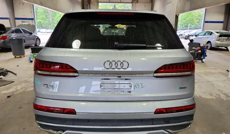 
								Audi Q7 full									