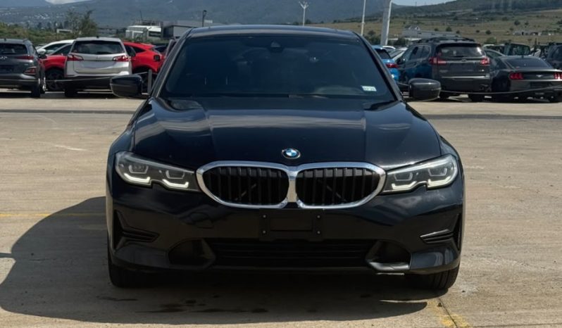 
								2022 BMW 3 Series 330i xDrive full									