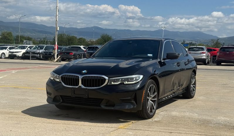 
								2022 BMW 3 Series 330i xDrive full									