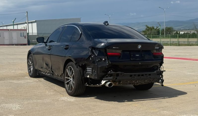 
								2022 BMW 3 Series 330i xDrive full									