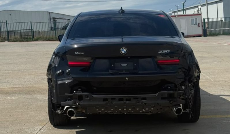 
								2022 BMW 3 Series 330i xDrive full									