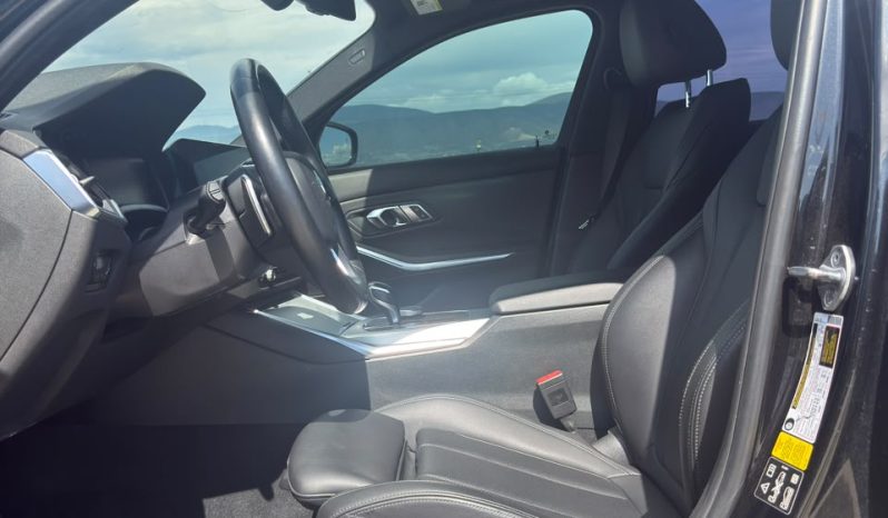 
								2022 BMW 3 Series 330i xDrive full									