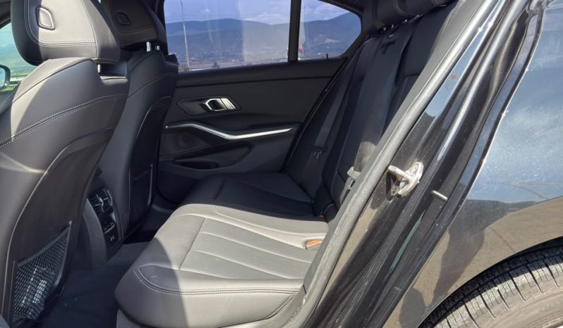 
								2022 BMW 3 Series 330i xDrive full									