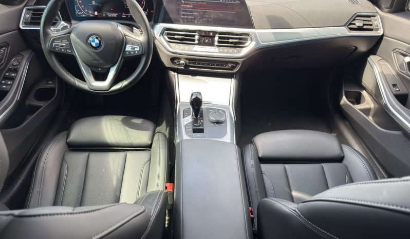 
								2022 BMW 3 Series 330i xDrive full									