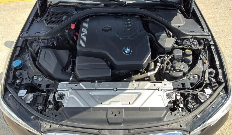 
								2022 BMW 3 Series 330i xDrive full									