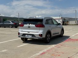 
										Kia Niro full									