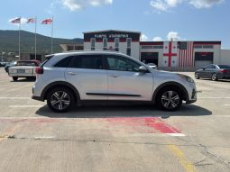 
										Kia Niro full									