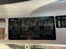 
										Kia Niro full									