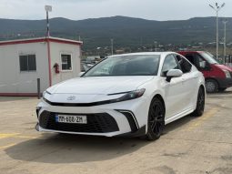 
										2025 Toyota Camry SE full									
