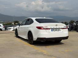 
										2025 Toyota Camry SE full									