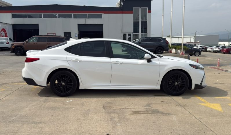 
								2025 Toyota Camry SE full									
