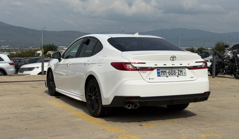 
								2025 Toyota Camry SE full									