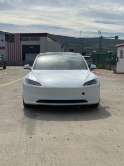 
										Tesla MODEL 3 full									