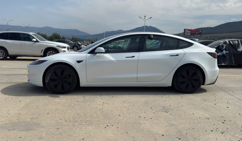 
								Tesla MODEL 3 full									