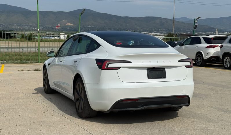 
								Tesla MODEL 3 full									