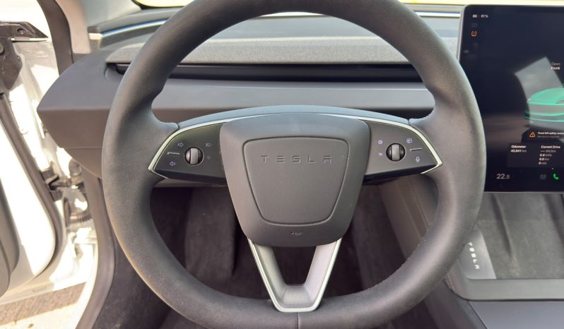 
								Tesla MODEL 3 full									