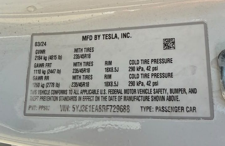 
								Tesla MODEL 3 full									
