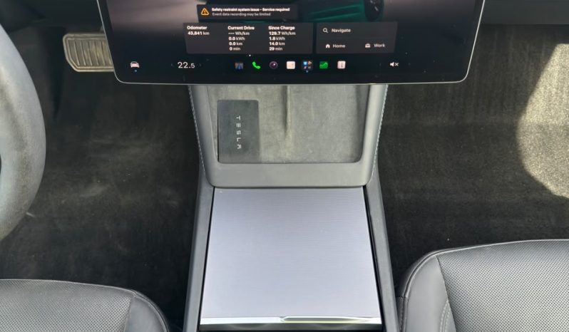 
								Tesla MODEL 3 full									
