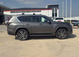 
										2022 Lexus LX, 600 Base full									