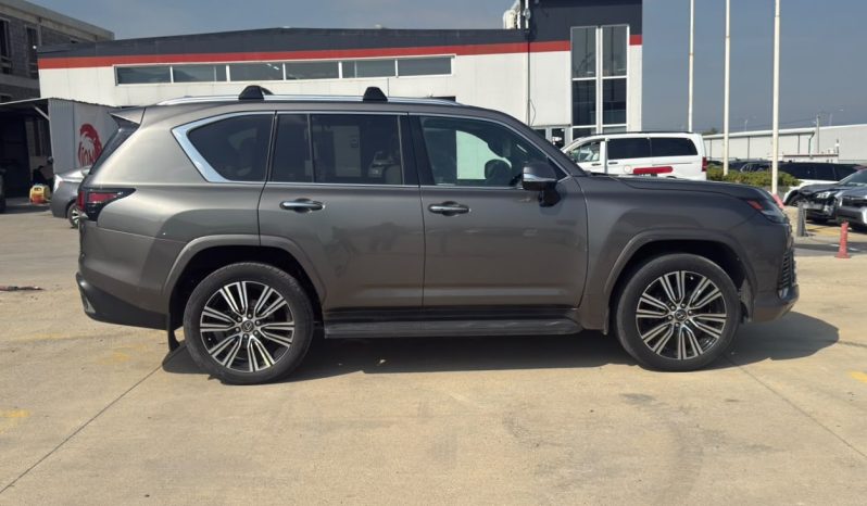 
								2022 Lexus LX, 600 Base full									