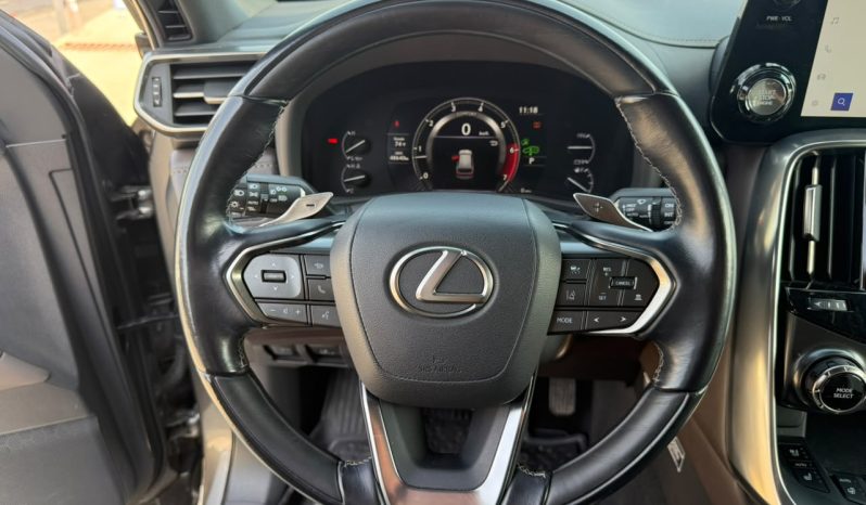 
								2022 Lexus LX, 600 Base full									