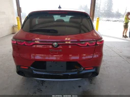 
										Alfa Romeo Tonale full									
