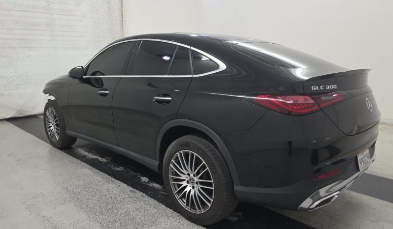 
								MERCEDES-BENZ GLC 300 full									