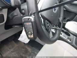 
										Ford Escape full									