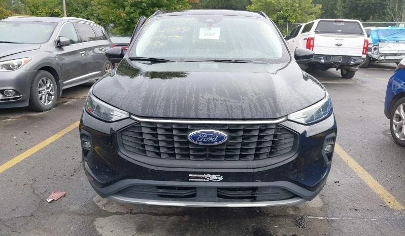 
								Ford Escape full									