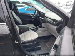 
										Ford Escape full									