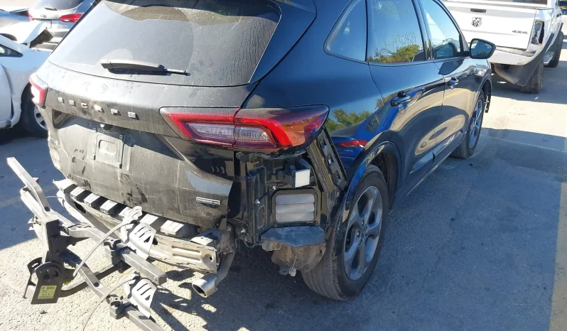 
								Ford Escape full									